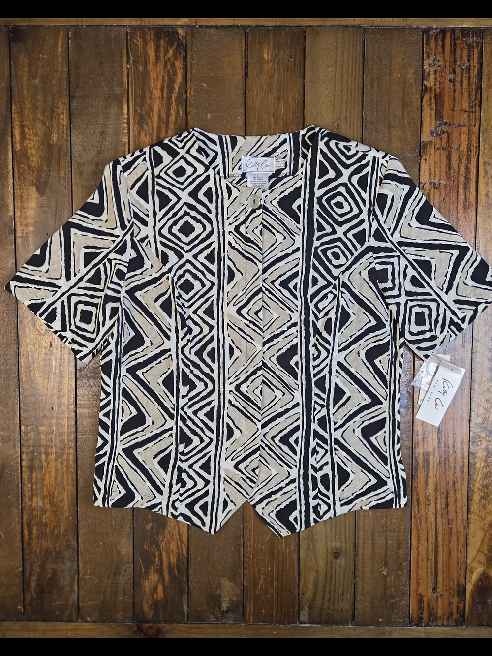 Kathy Che Black & Cream Geometric Button-Down Blouse